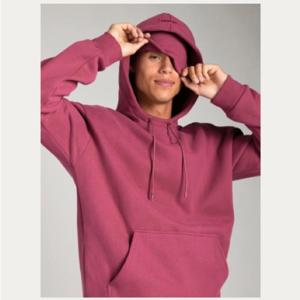 DND Travel Hoodie in Berry